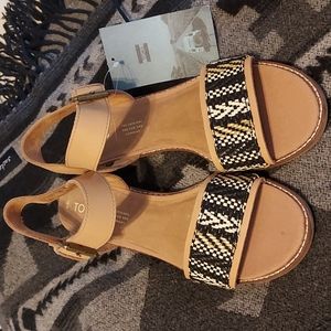 Tom's Camilia sandal